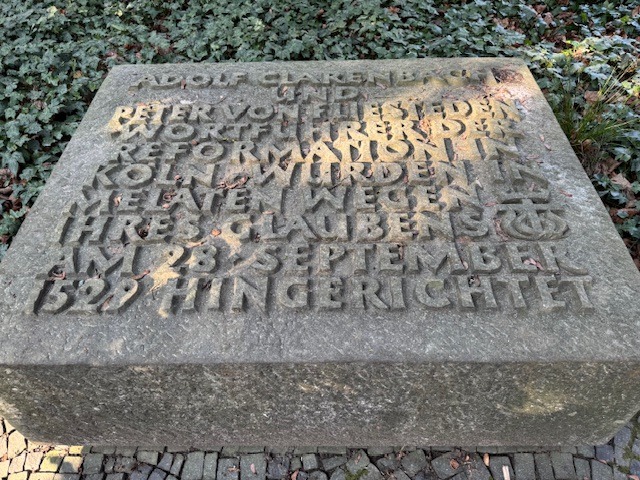 Gedenkstein auf dem Kölner Melatenfriedhof für Adolf Clarenbach und Peter Fliesteden, Quelle: Eigenes Foto