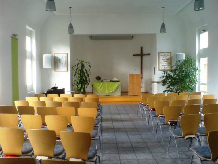 Politische Verfolgung in Deutschland 62 Foto eines Innenraums der Mennonitenkirche in Karlsruhe