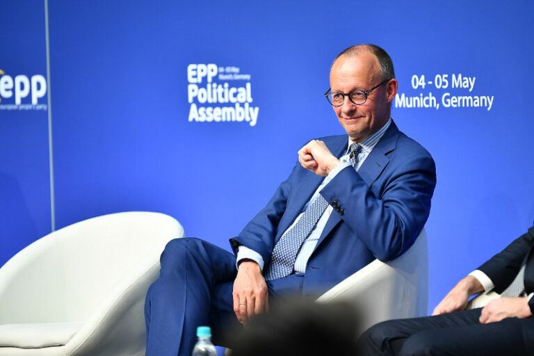 Merz auf einer Versammlung der Europäischen Volkspartei im Jahr 2023