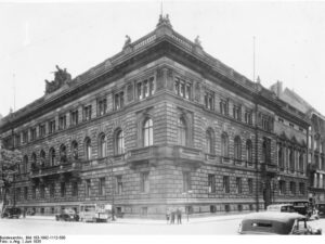 Das Reichsfinanzministerium in der Wilhelmstraße Nr. 60-62, Ecke Kaiserhofstraße, an der Südseite des Wilhelmplatzes