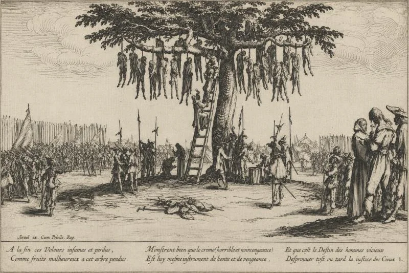 Dreißigjährige Krieg: Der Galgenbaum aus dem 18-teiligen Radierzyklus Die großen Schrecken des Krieges („Les Grandes Misères de la guerre“), nach Jacques Callot (1632). Die Abbildung zeigt die Hinrichtung von „infamen und verlorenen“ Dieben („Voleurs infames et perdus“) sowie vermutlich auch Marodeuren, die um ihr Leben würfeln (in der Abb. rechts des Baums). Die Maßnahme ist kein Willkürakt, sondern erfolgt vor versammelter Truppe (linker u. rechter Bildrand), im Beisein von Geistlichen. Der Akt entspricht dem damaligen Kriegsrecht zur Aufrechterhaltung der militärischen Disziplin