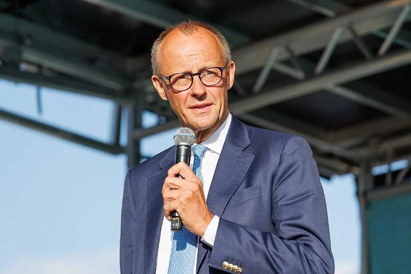 Merz: AfD sei „Partei, die in der Tradition des schlimmsten Unrechts unseres Landes steht, das es in der Geschichte jemals gegeben hat." - Ein mittelbarer Aufruf zur Gewalt? 1 Friedrich Merz bei einer Wahlkampfveranstaltung in Erfurt (2024)