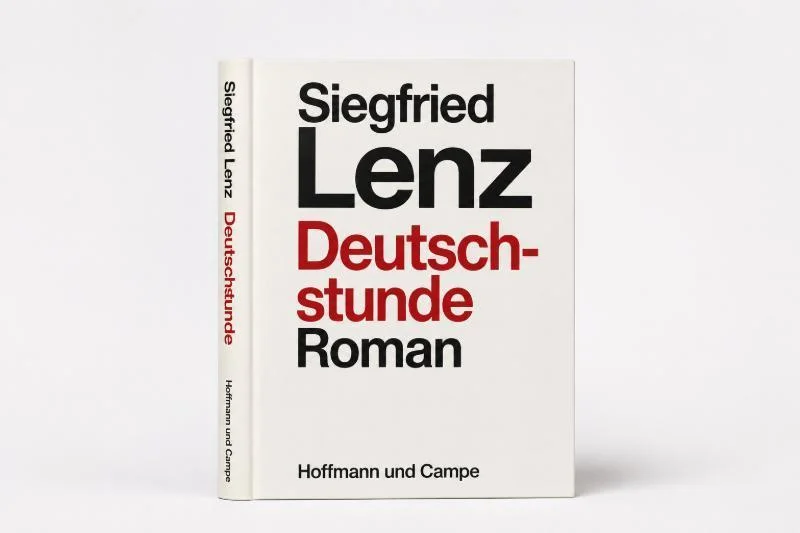 Gefährliche Pflichten: Siegfried Lenz’ „Deutschstunde“ und die Zensur der Kunst 1 Buchcover von Siegfried Lenz’ Roman „Deutschstunde“ im minimalistischen Design